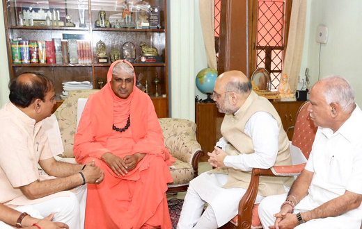 AMith Shah in Myosre wadeyar home